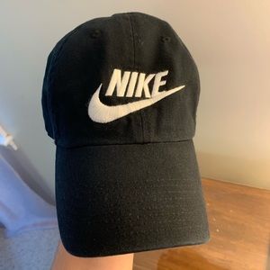 Black Nike baseball hat